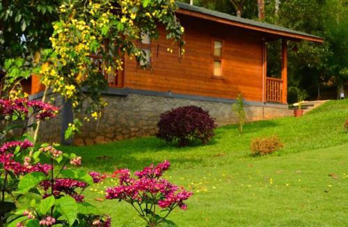 Vazhavatta House | Room in Villa - LakeRose Wayanad Resort
