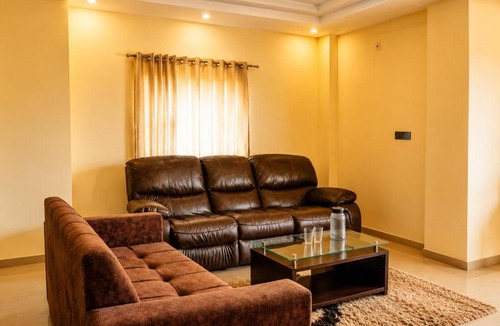 Mahabaleshwar Villa | Royal Hilltop Villa 5BHK with Valley Views Panchgani