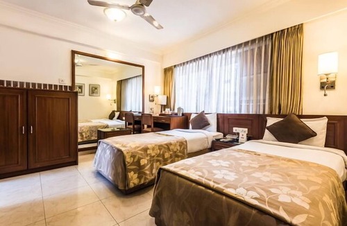 Khar Hotel | Royal Inn