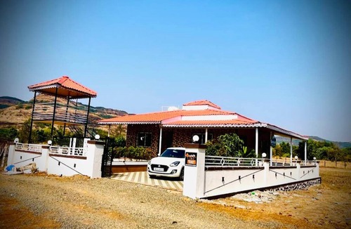 Lonavala House | Sanvi farmhouse. Hill view with waterfalls.