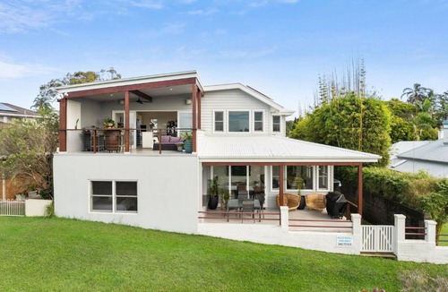 Urunga House | Sapphire Magic.