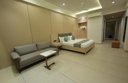 Valsad Hotel | Sarju Palace