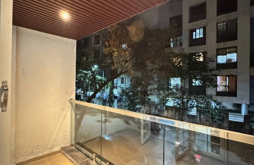 Pimpri - Chinchwad Condo | Seagull Nest: AC 2BHK Apartment by Bleisure