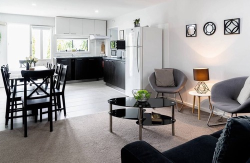 Black Hill Apartment | Sherrard Spacious Family Place