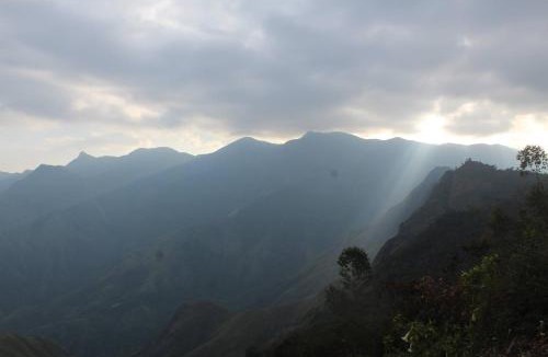 Periyur Bed & Breakfast | Shola County