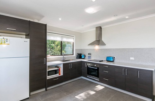 Separation Creek House | Shorebreak - Listen To The Waves