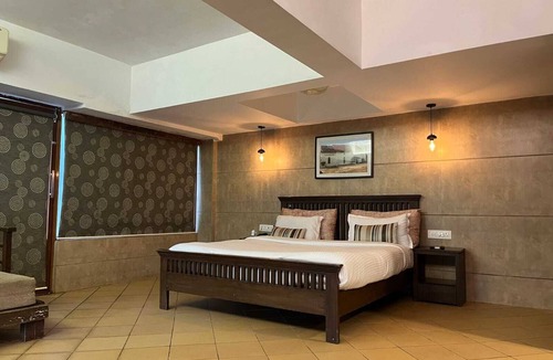 Uttan Resort | Silverador Resort Club