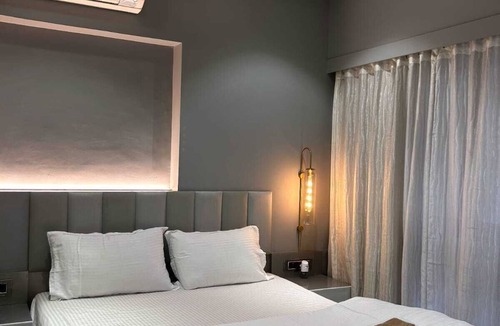 Prabhadevi Apartment | Southside by Daily Stays