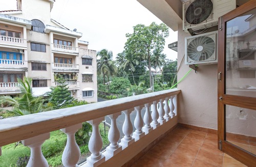 Fatrade Apartment | Spacious 2-Bedroom Apartment In Varca With 3 AC's Walkable To Zalor Beach