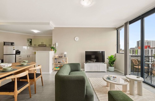 East Perth Apartment | Spacious 2BD 2BTH Apartment in East Perth - Close to OPTUS, WACA and CBD