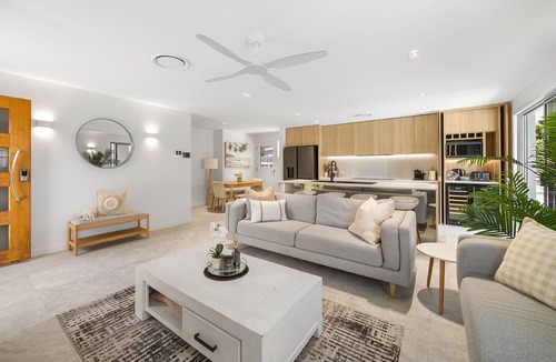 Mooloolaba Apartment | Spacious 4-Bed Coastal Home with Pool