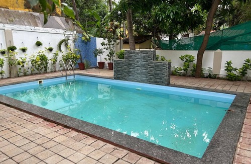 Calangute Villa | Spacious 5 Bedroom-VILLA PAPA JOHN CALANGUTE with swimming pool, Free WiFi, AC