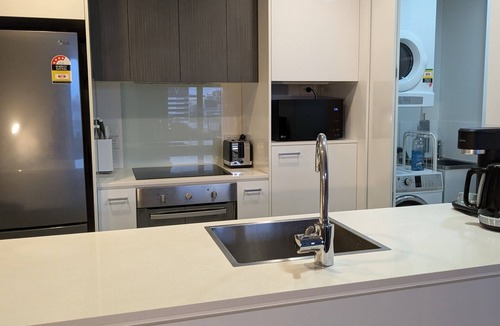 Braddon Apartment | Spacious Central 2BR: King or Twin, Pool, Parking