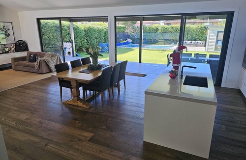 Willoughby House | Spacious Modern Willoughby Home | Minutes to Sydney CBD
