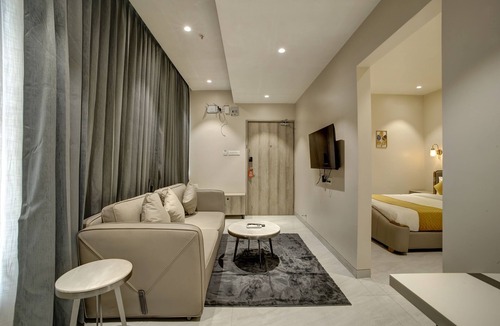 Hadapsar Hotel | StayBird Capital- Business Hotel