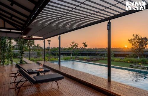 Nashik Villa | StayVista at Bohemian with Infinity Pool, Lawn