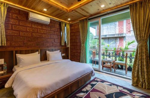 Mahabaleshwar Villa | StayVista at Status Villa with Heated Pool