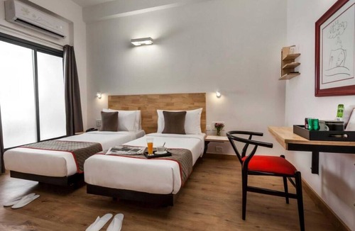 Kochi House | Suite Room Clubhouse Vytilla Kochi