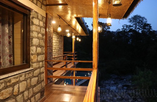 Shivanandi Hotel | SUKOON DK