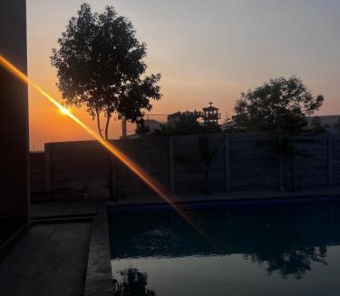 Daulatabad Villa | Sukoon Retreat by Ivory Stays,Luxury 3BHK Villa with Pool, Lawn and sunset view near Grishneshwar Temple
