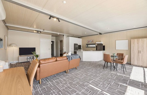 Kangaroo Flat Apartment | Sunny & Accessible 2BR Unit, Kangaroo Flat
