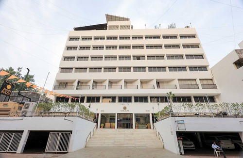 Sayajiganj House | Super Deluxe Room at Palette Hotel Surya Vadodara