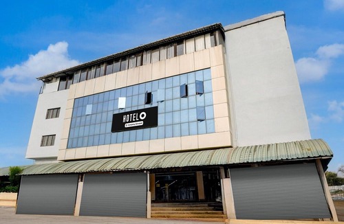 Kolhapur House | Super Hotel O Pachgaon