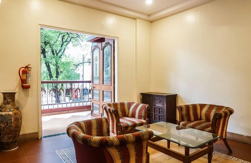 Erandwane House | Super Townhouse Oak Prabhat Road