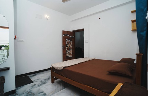 Tiruvannamalai Apartment | Superb 10-bedroom apartment with AC in peaceful Tiruvannamalai