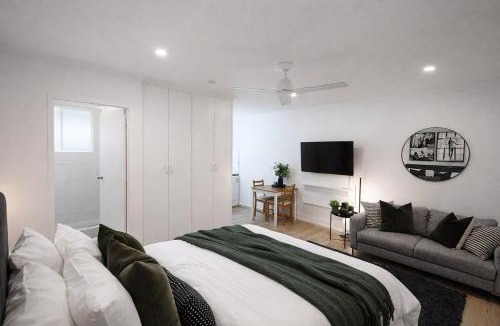 St. Kilda East Apartment | Superb Studio, Great Value in St Kilda East