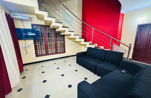 Thiruvananthapuram Apartment | Texas 5 BHK Villa for 22 pax Near Trivandrum airport 2 km padmanabha temple
