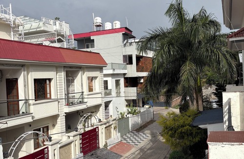 Bullawala House | The Calm Courtyard- At Foothills of Mussoorie