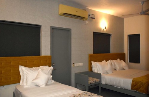 Sholinganallur Hotel | The Edge