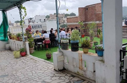 Udaipur Hotel | The Hostel Crown