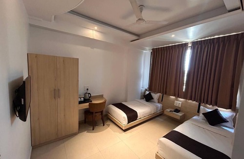 Kadachiwadi Hostel | The Neelam Executive
