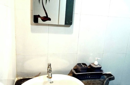 Ratnagiri Apartment | The Purple Leaf (Economy) Home Stay – A Peaceful Family Retreat