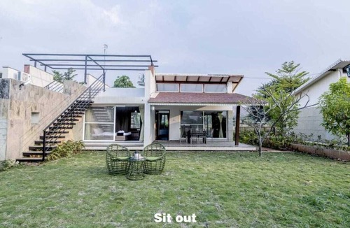 Anjaneri Hotel | The Quade Villa By Spandan Holiday Homes