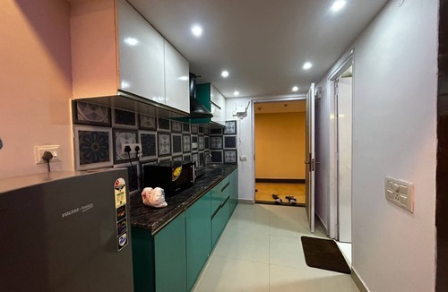 New Town Apartment | The Urban Sanctuary: Industrial-Chic Studio with Private Balcony & City Views