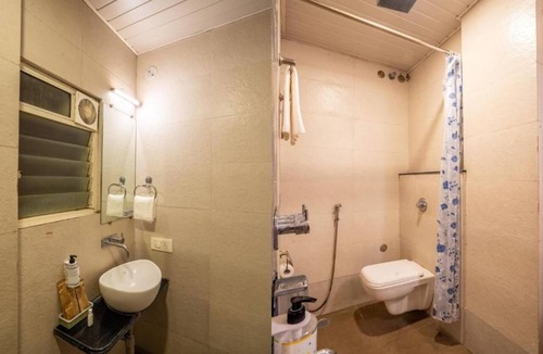 Satara Hotel | Treebo Pushpak