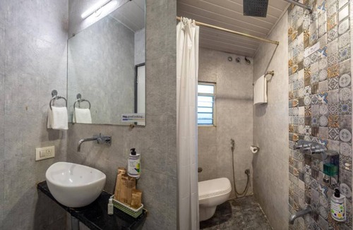 Satara Hotel | Treebo Pushpak