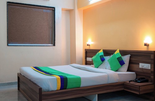 Pune Hotel | Treebo Trend The White Castle