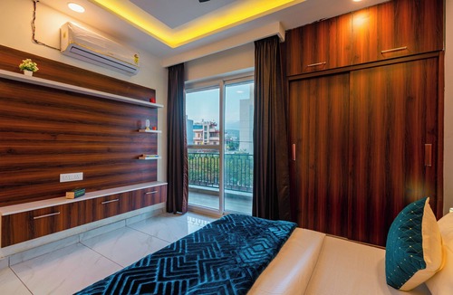 Bullawala Apartment | Tucson 2BHK Forest view by Homeyhuts