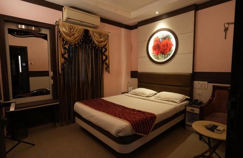 Vannarpettai Hotel | TVK Regency