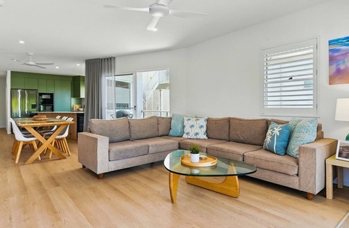 Point Arkwright Apartment | Unit 2 'Beach Gallery' at Point Arkwright