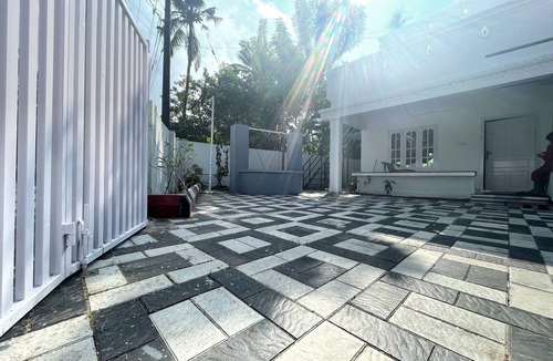 Varkala House | Varkala Beats - Travellers and Musicians Pad | Comfy House with Open terrace