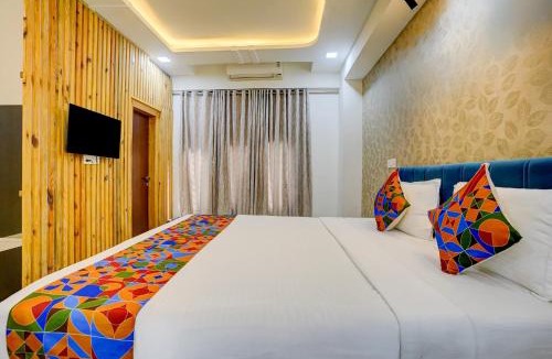 Nerul Hotel | Via Blissful Stays