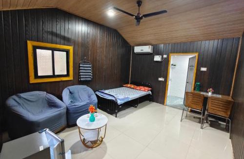 Pernem Cabin | victory farms