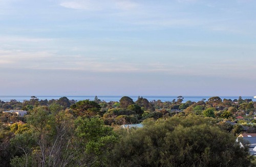 Tootgarook House | ViewHaven - Panoramic Bay View Accommodation