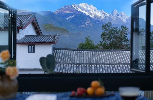 Yulong House | Viewing Mount with Jun