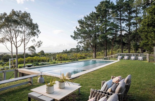 Boneo House | Villa Floretti Heated Spa with Stunning Views